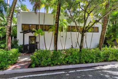 1412 Lake Ave, West Palm Beach: photo 1 of 46