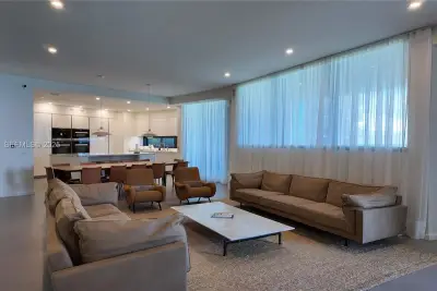 18555 Collins Ave #905, Sunny Isles Beach: photo 1 of 38