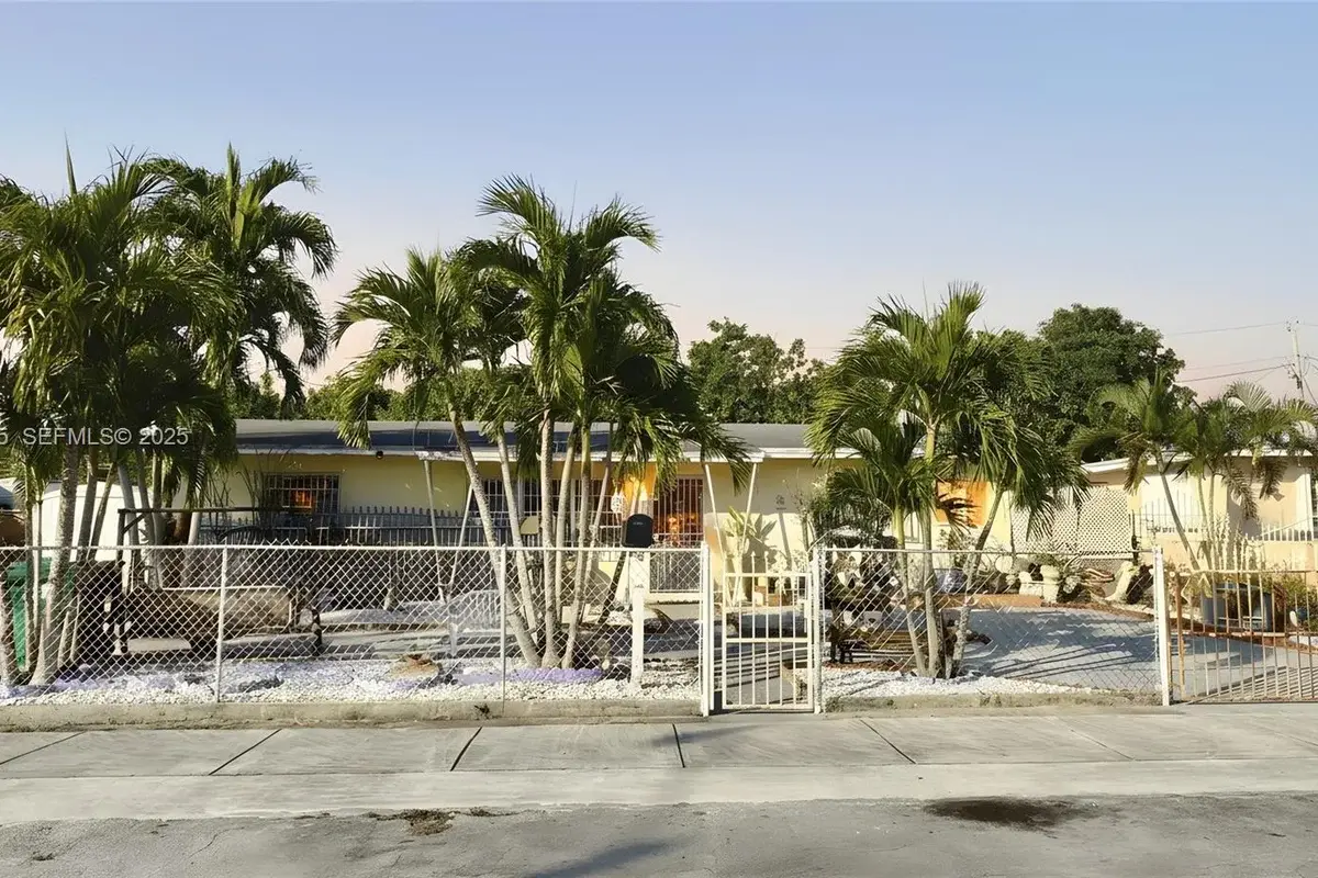 3861 NW 177th St, Miami Gardens: photo 1 of 15