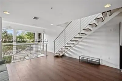1600 Michigan Ave #7, Miami Beach: photo 1 of 28