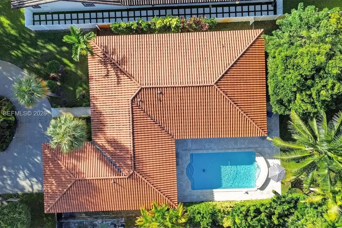 15010 Dunbarton Pl, Miami Lakes: photo 1 of 36