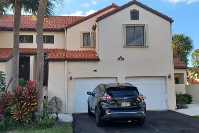 20 Via De Casas Sur #204, Boynton Beach: photo 1 of 9