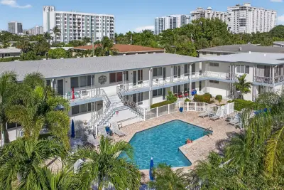 3201 SE 12th St #C2, Pompano Beach: photo 1 of 57