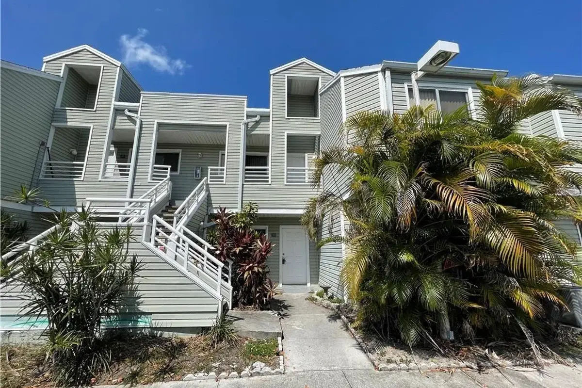 3441 NW 44 St #203, Oakland Park: photo 1 of 10