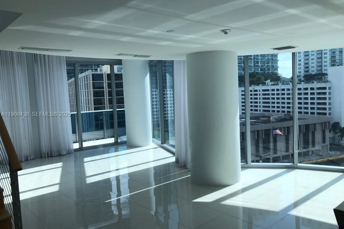 200 Biscayne Boulevard Way #902, Miami: photo 1 of 33