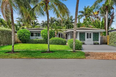 1786 NE 21st St, Fort Lauderdale: photo 1 of 27
