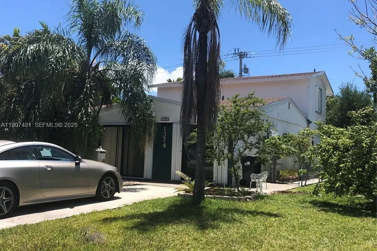 1374 NE 176 St #3, North Miami Beach: photo 1 of 7