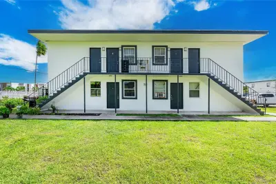 10015 SW 170th Ter, Miami: photo 1 of 14
