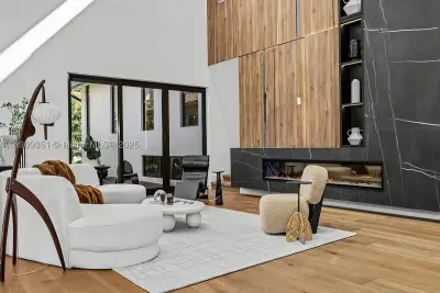 7910 Los Pinos Cir, Coral Gables: photo 1 of 25