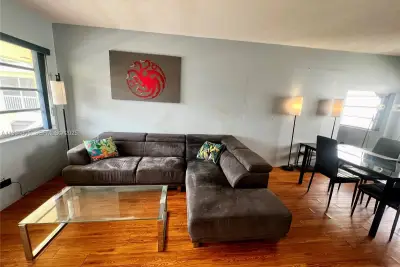 1501 Arthur St #7, Hollywood: photo 1 of 16