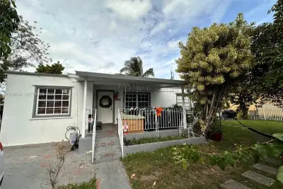 3801 NW 2nd St, Miami: photo 1 of 1