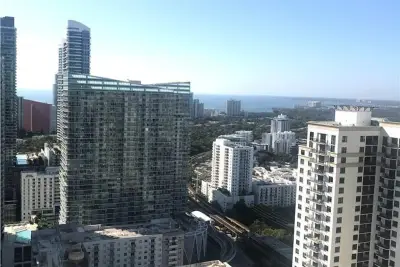 Condo in Miami: photo 1 of 31
