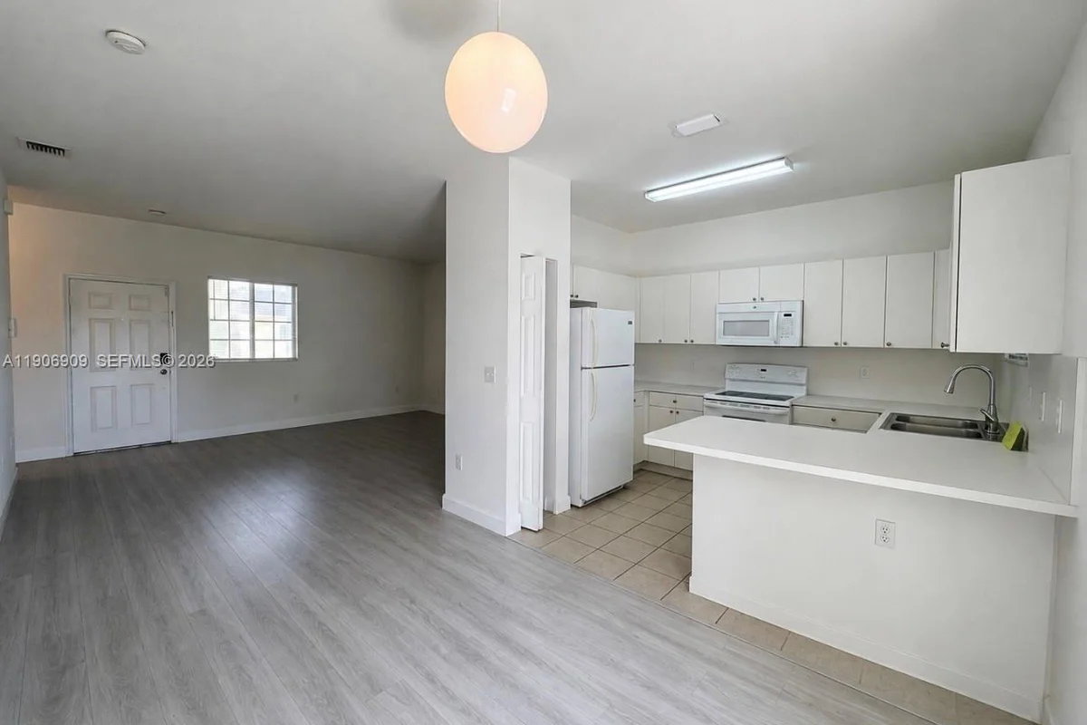 2590 NE 3rd Dr #203, Homestead: photo 1 of 72