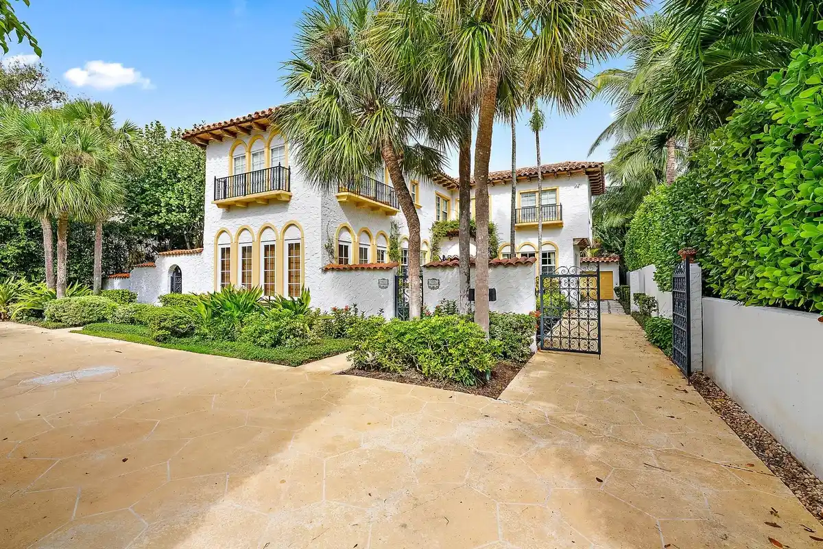 325 Seaspray Ave, Palm Beach: photo 1 of 14