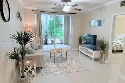 17150 N Bay Rd #2102, Sunny Isles Beach: photo 1 of 29