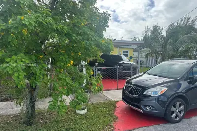 15151 Railroad Dr, Miami Gardens: photo 1 of 21