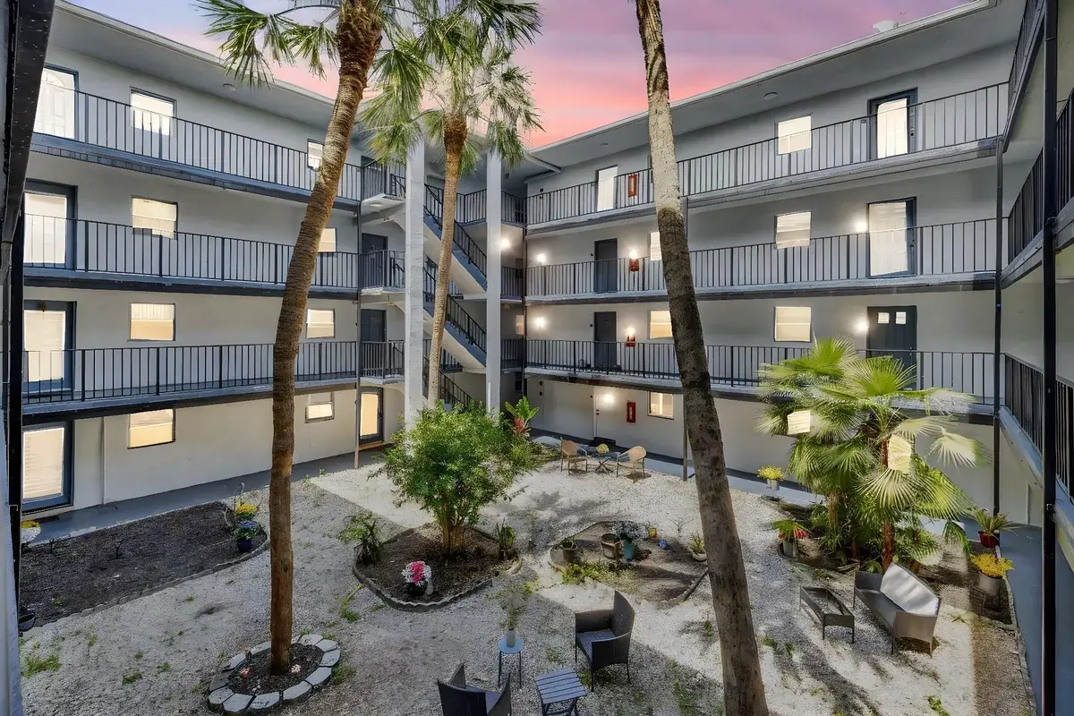 2800 Somerset Dr #218j, Lauderdale Lakes: photo 1 of 29