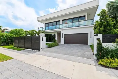 607 NE 17th Ave, Fort Lauderdale: photo 1 of 39