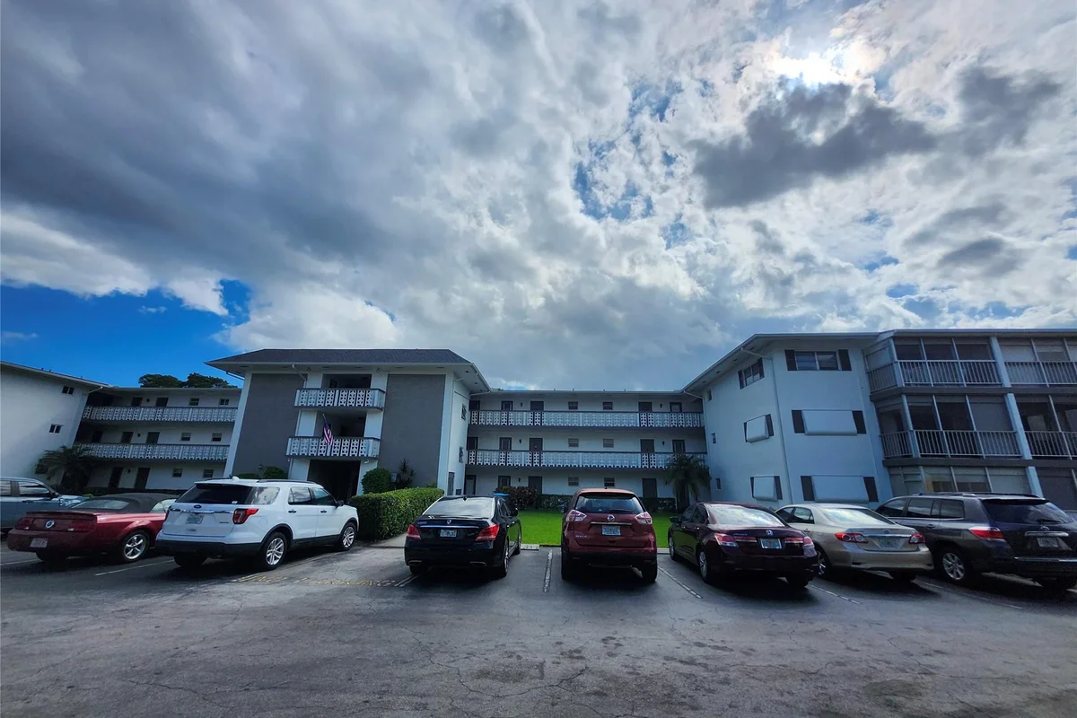 1201 Hillcrest Ct #105, Hollywood: photo 1 of 21