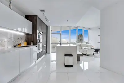 851 NE 1st Ave #1202, Miami: photo 1 of 29