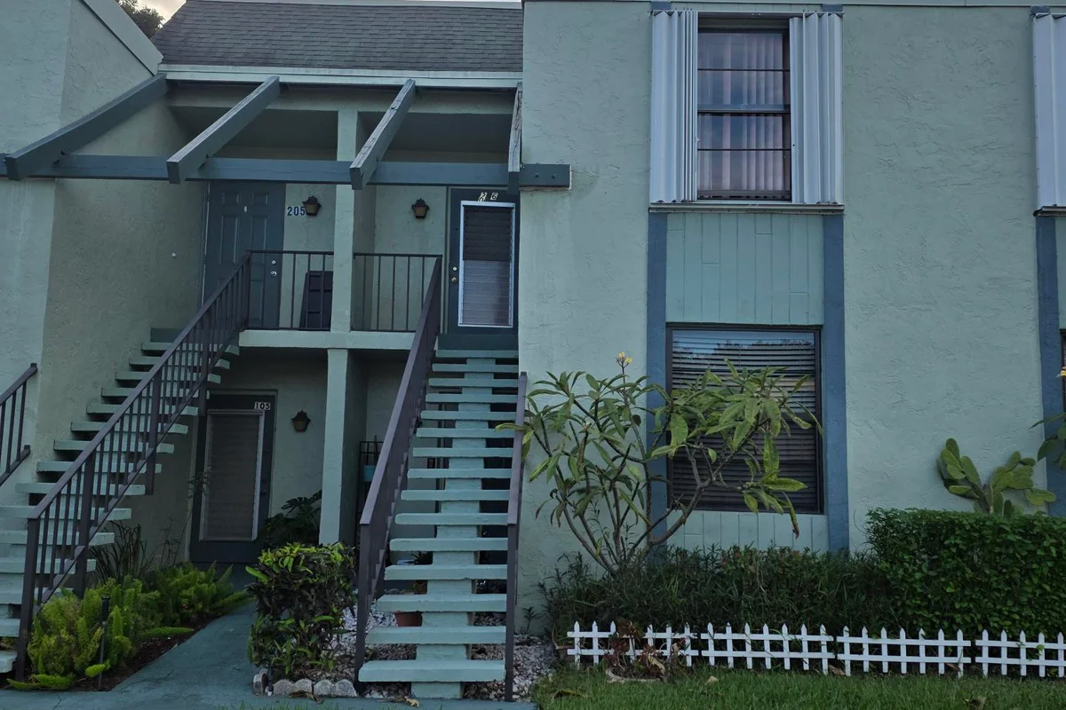 7410 NW 18th St #206, Margate: photo 1 of 7