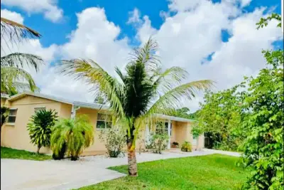 279 Hach Ln, West Palm Beach: photo 1 of 61