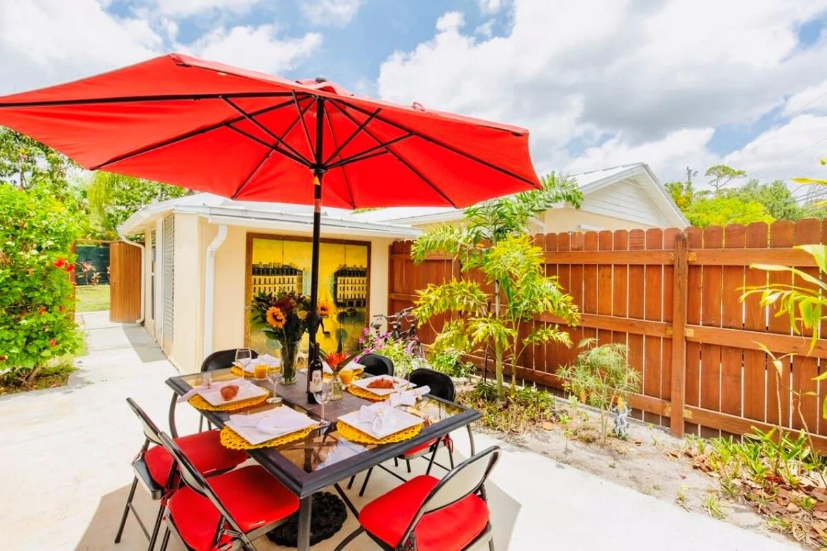 279 Hach Ln, West Palm Beach: photo 1 of 37