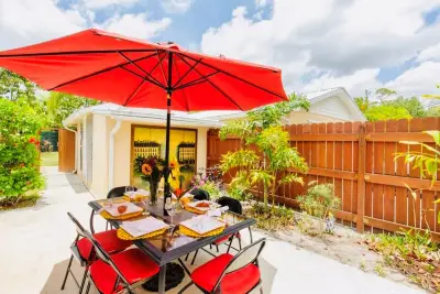 279 Hach Ln, West Palm Beach: photo 1 of 37
