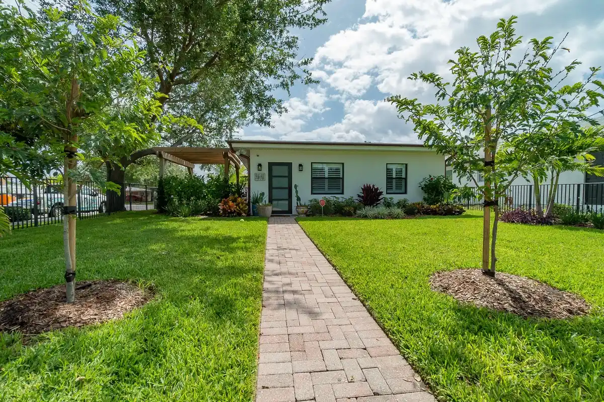 301 S Swinton Ave, Delray Beach: photo 1 of 29