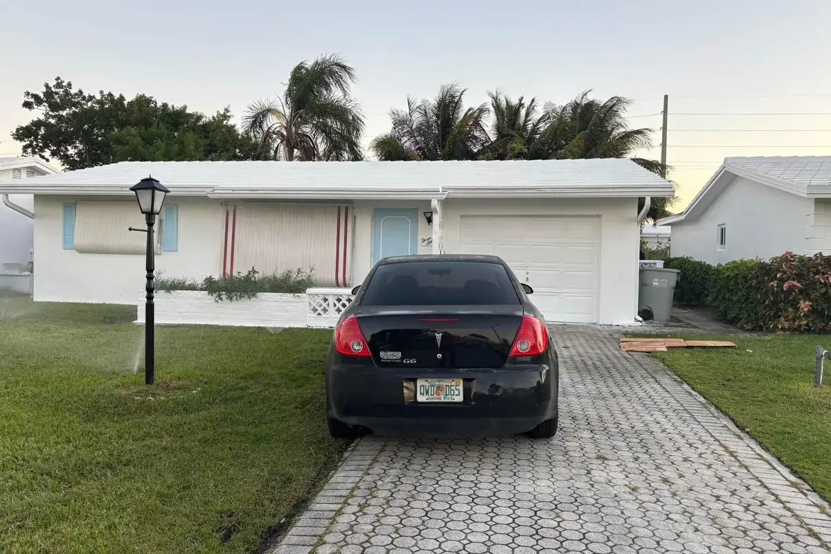 360 Leisure Blvd, Pompano Beach: photo 1 of 10