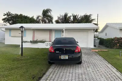 360 Leisure Blvd, Pompano Beach: photo 1 of 10