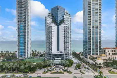 18001 Collins Ave #2806, North Miami Beach: photo 1 of 50