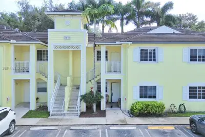 2610 NE 3rd Dr #203, Homestead: photo 1 of 20
