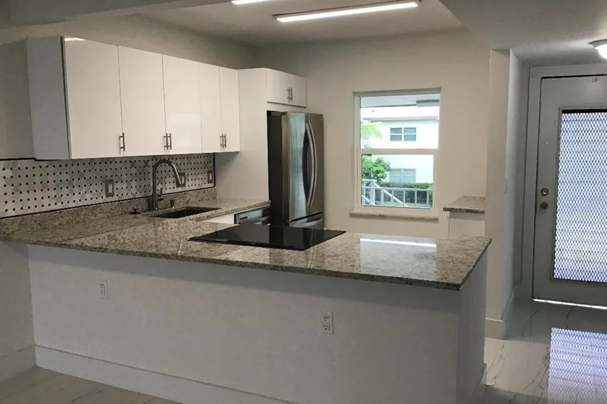7600 NW 4th Pl #207, Margate: photo 1 of 17