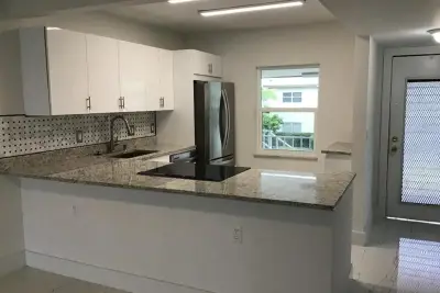 7600 NW 4th Pl #207, Margate: photo 1 of 17