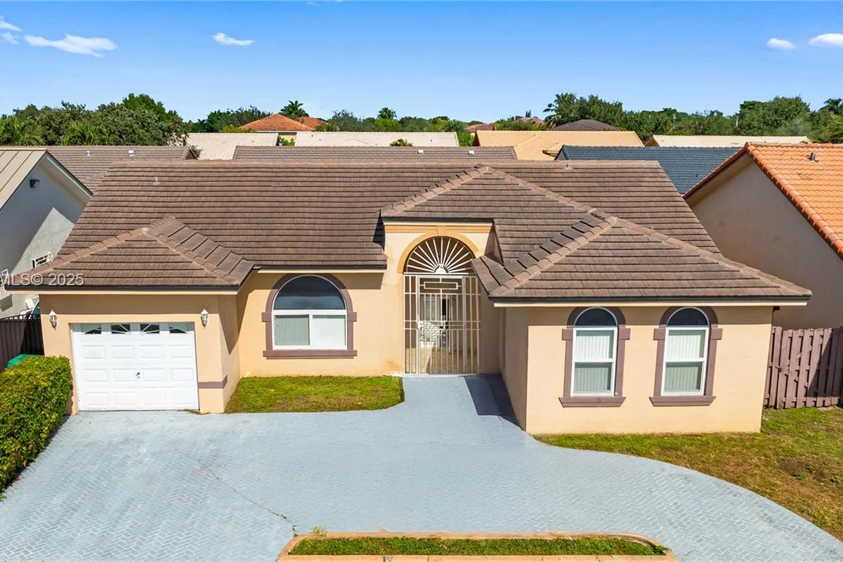 8761 NW 142nd St, Miami Lakes: photo 1 of 41