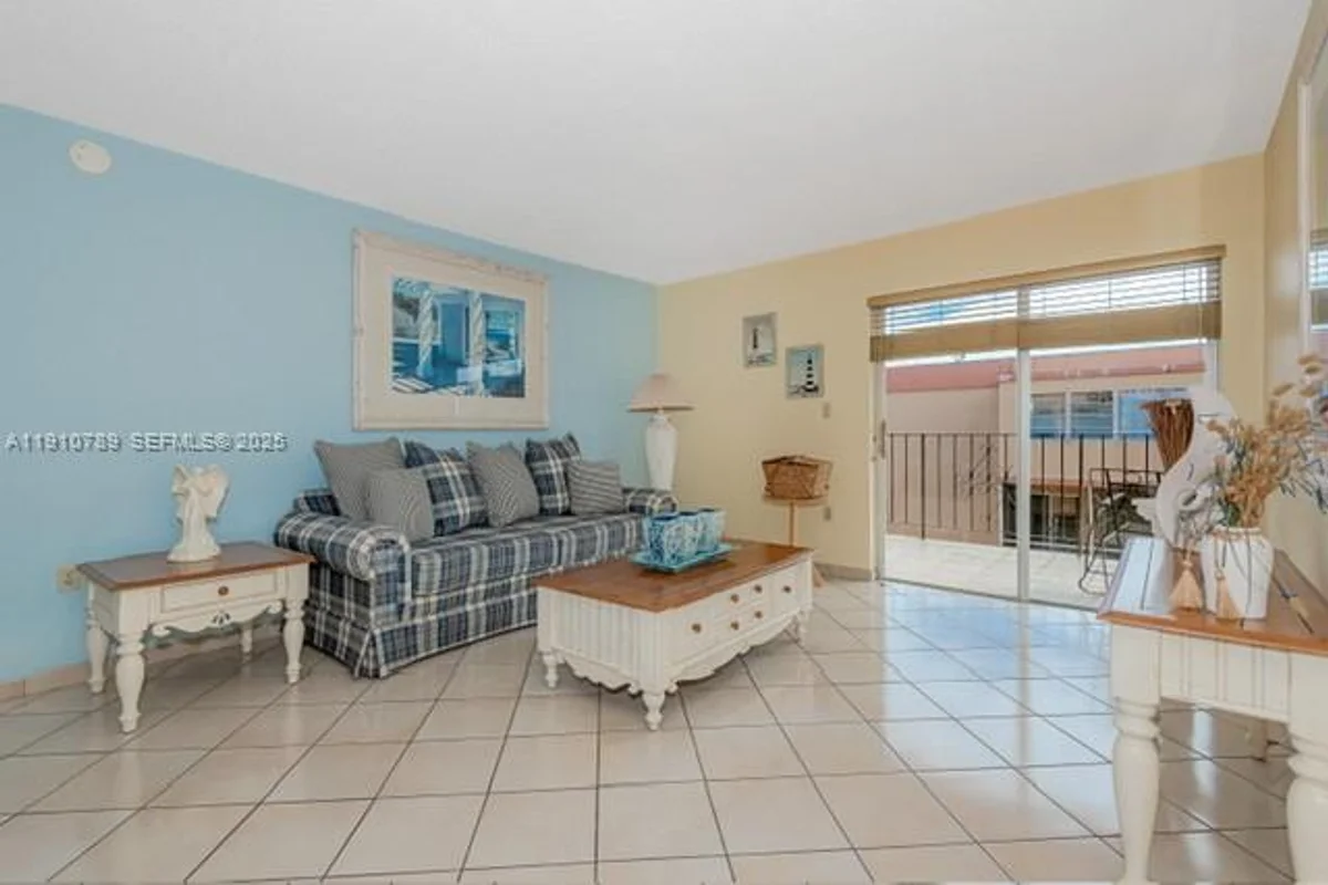 1890 W 56th St #1423, Hialeah: photo 1 of 27