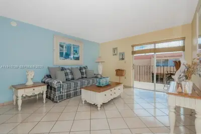 1890 W 56th St #1423, Hialeah: photo 1 of 27