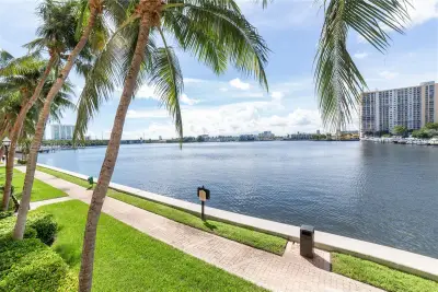 17150 N Bay Rd #2207, Sunny Isles Beach: photo 1 of 49