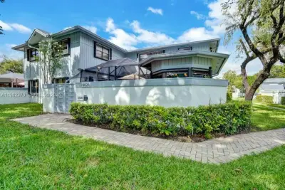 10026 NW 52nd Ter, Doral: photo 1 of 53