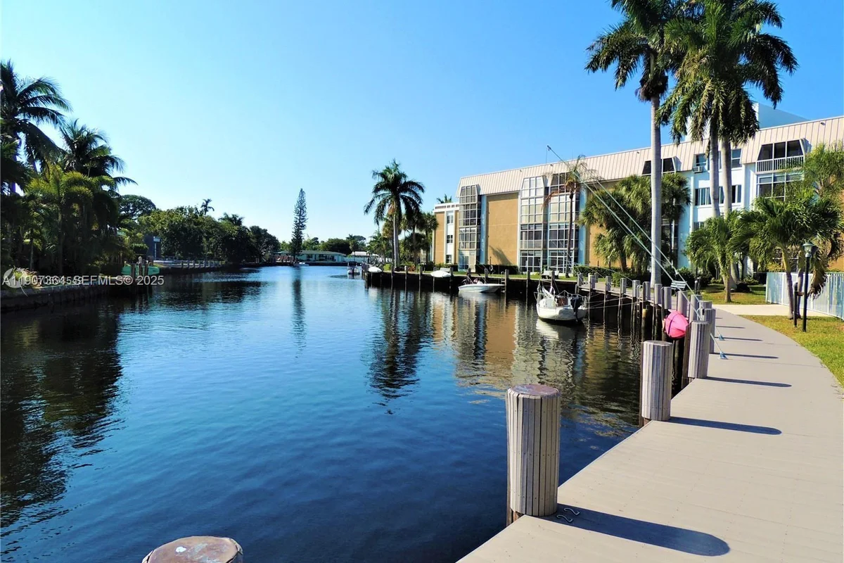 2970 NE 16th Ave #413, Oakland Park: photo 1 of 18