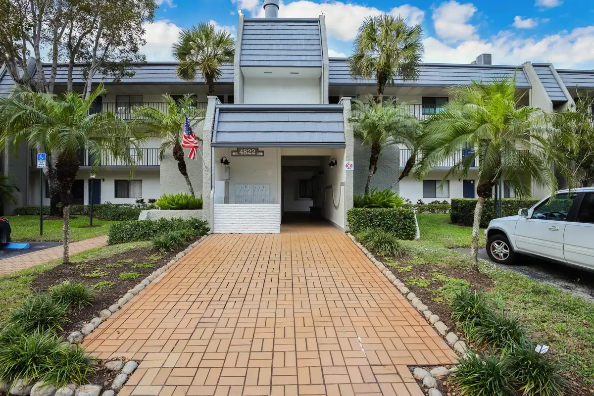 4822 Esedra Ct #303, Lake Worth: photo 1 of 22