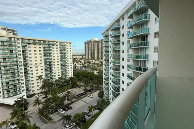 19380 Collins Ave #1209, Sunny Isles Beach: photo 1 of 17
