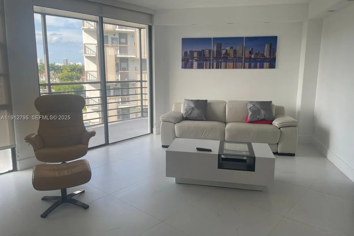 20400 W Country Club Dr #615, Aventura: photo 1 of 14