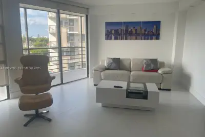 20400 W Country Club Dr #615, Aventura: photo 1 of 14