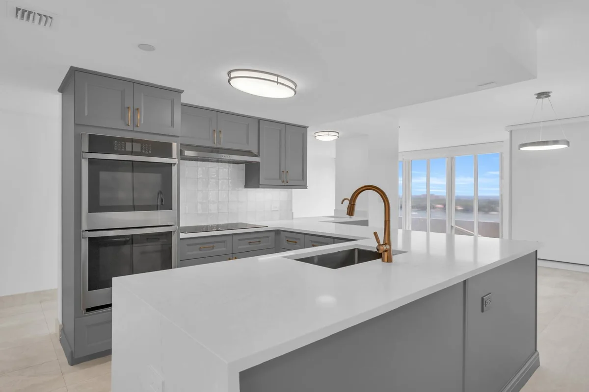 529 S Flagler Dr #14h, West Palm Beach: photo 1 of 20