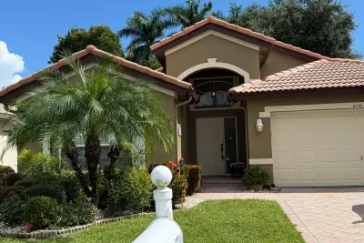 5730 Royal Club Dr, Boynton Beach: photo 1 of 18