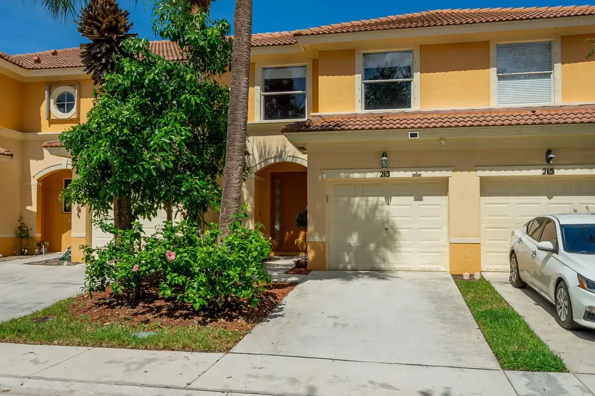 213 River Bluff Ln, Royal Palm Beach: photo 1 of 28
