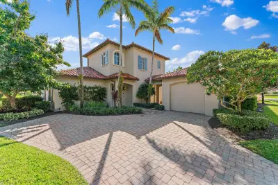 611 White Pelican Way, Jupiter: photo 1 of 40
