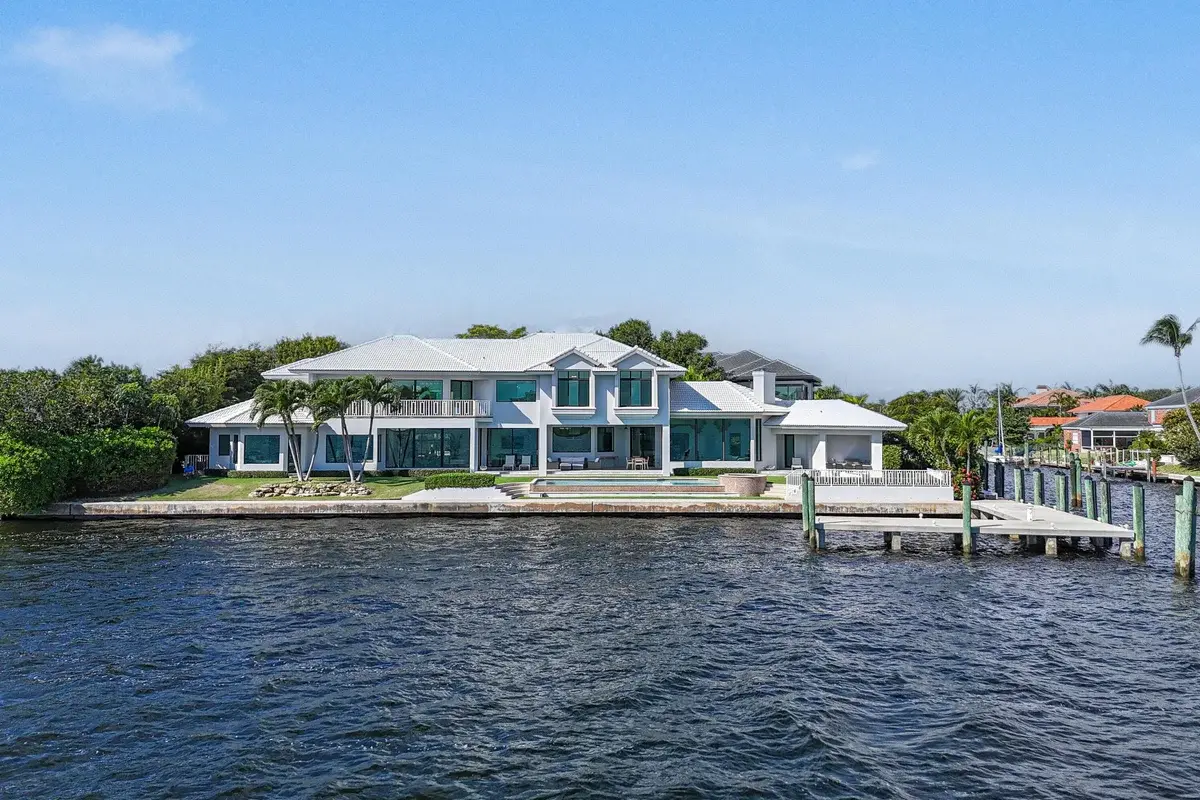 101 Bowsprit Dr, North Palm Beach: photo 1 of 63